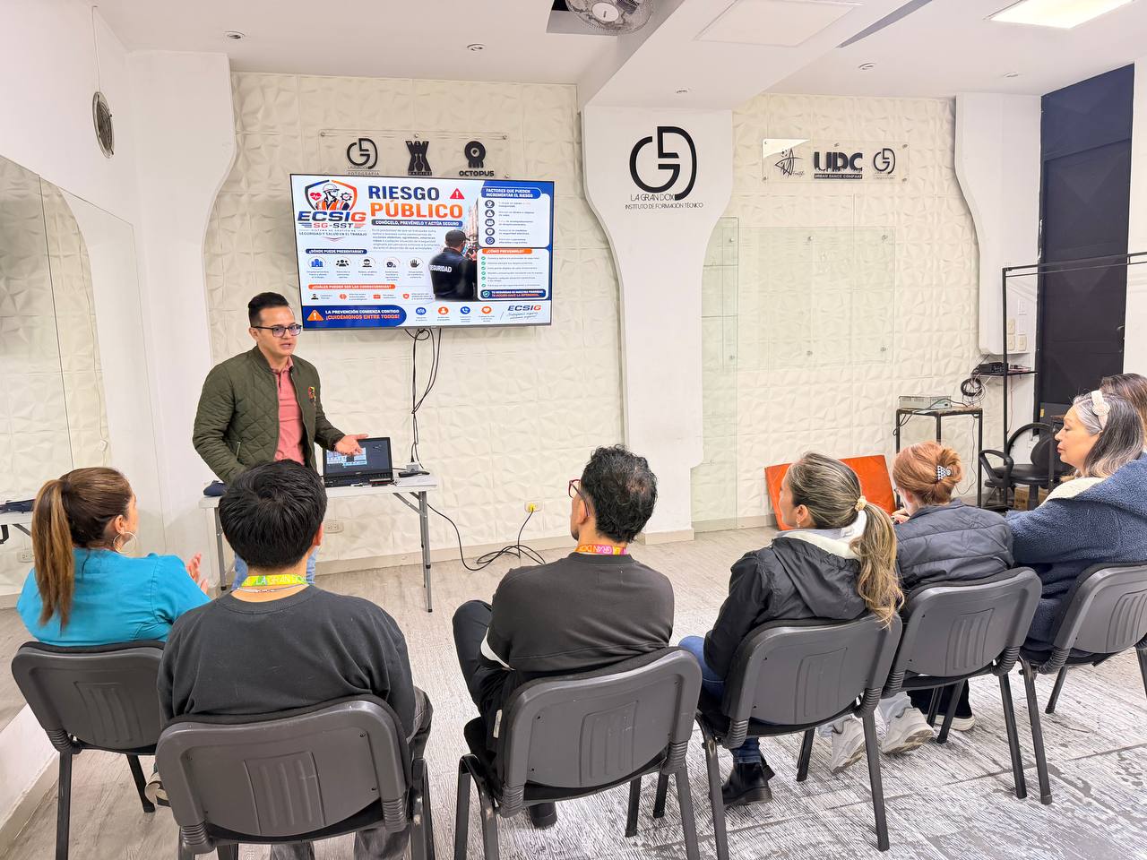 Capacitación presencial de ECSIG sobre riesgo público en centro de formación